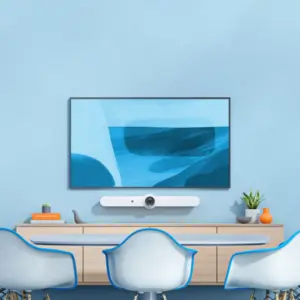 Blauwe vergaderruimte met scherm en videoconferentiecamera